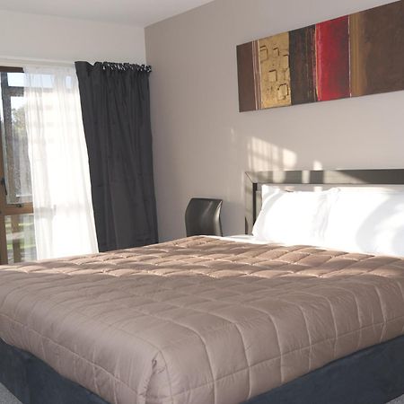 Aotea Lodge Порируа Екстериор снимка