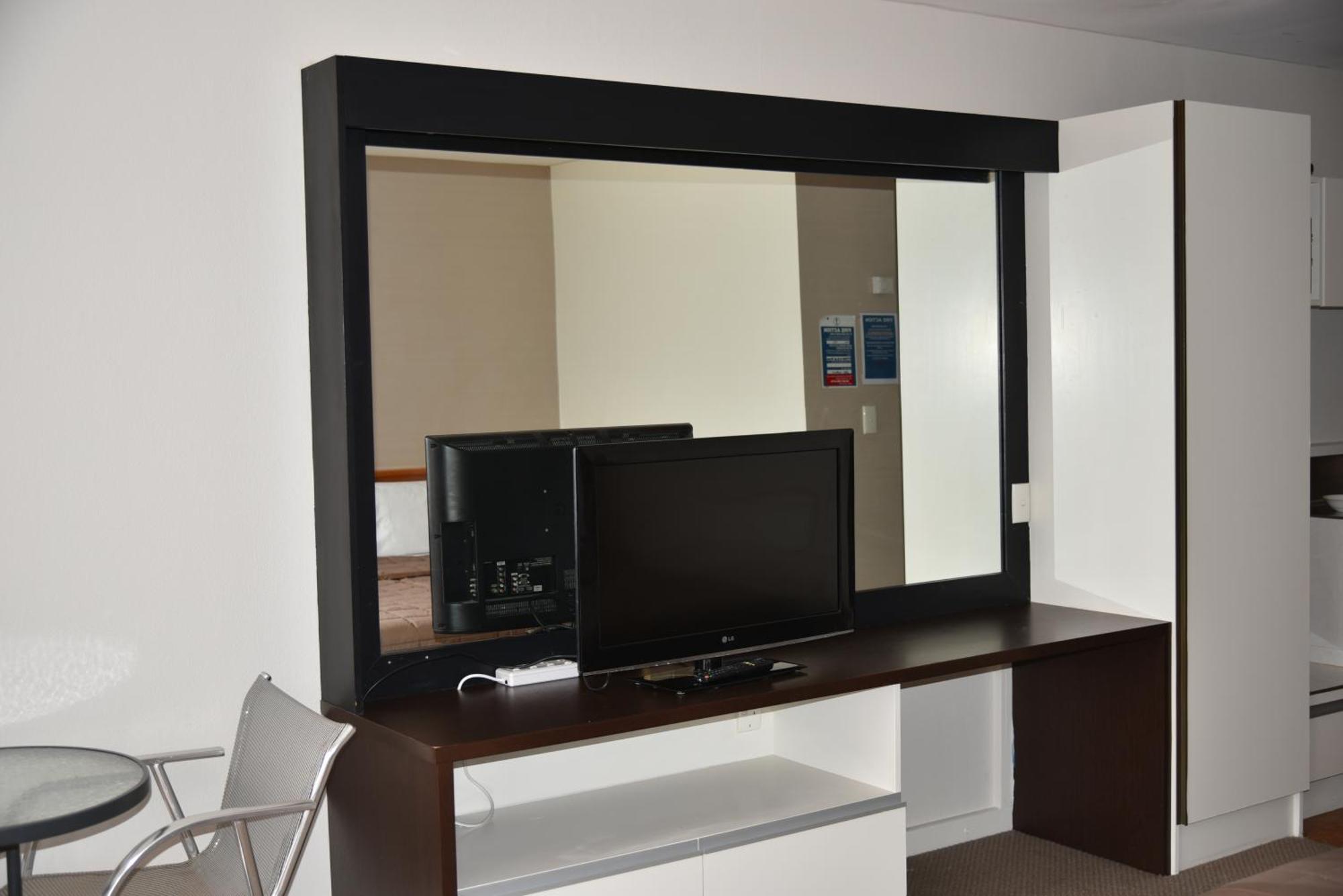 Aotea Lodge Порируа Екстериор снимка