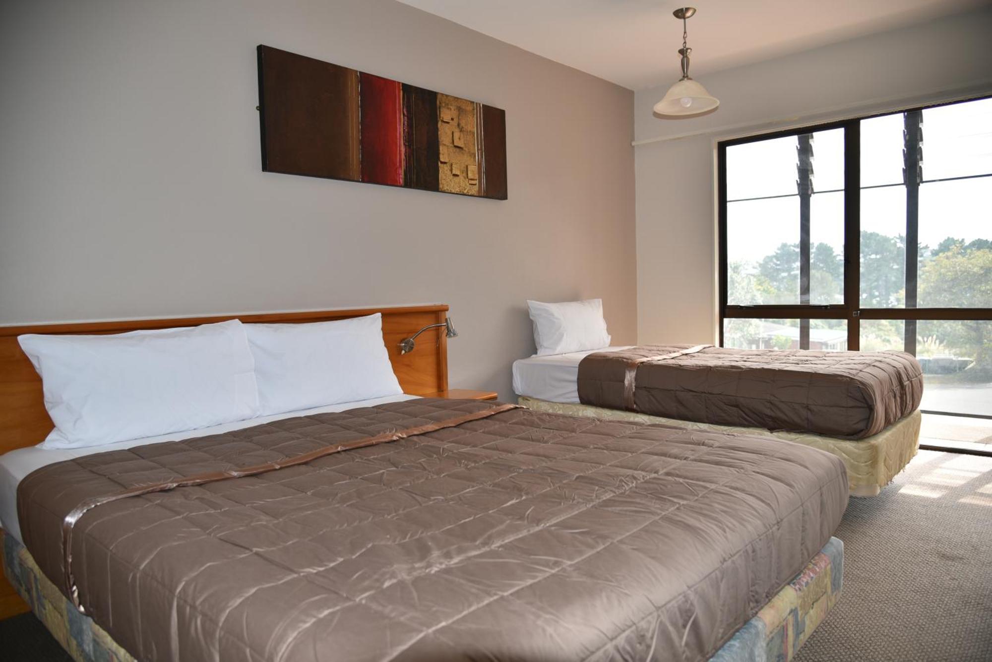 Aotea Lodge Порируа Екстериор снимка