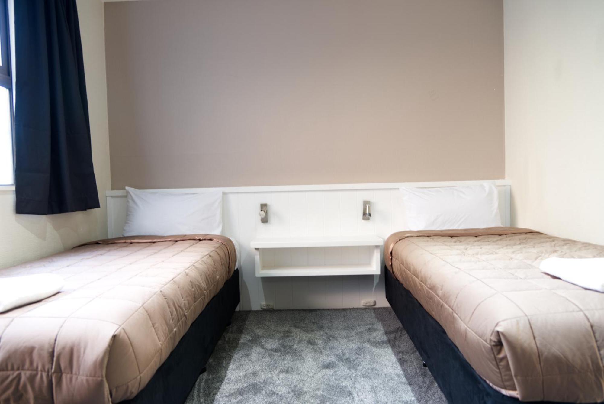 Aotea Lodge Порируа Екстериор снимка