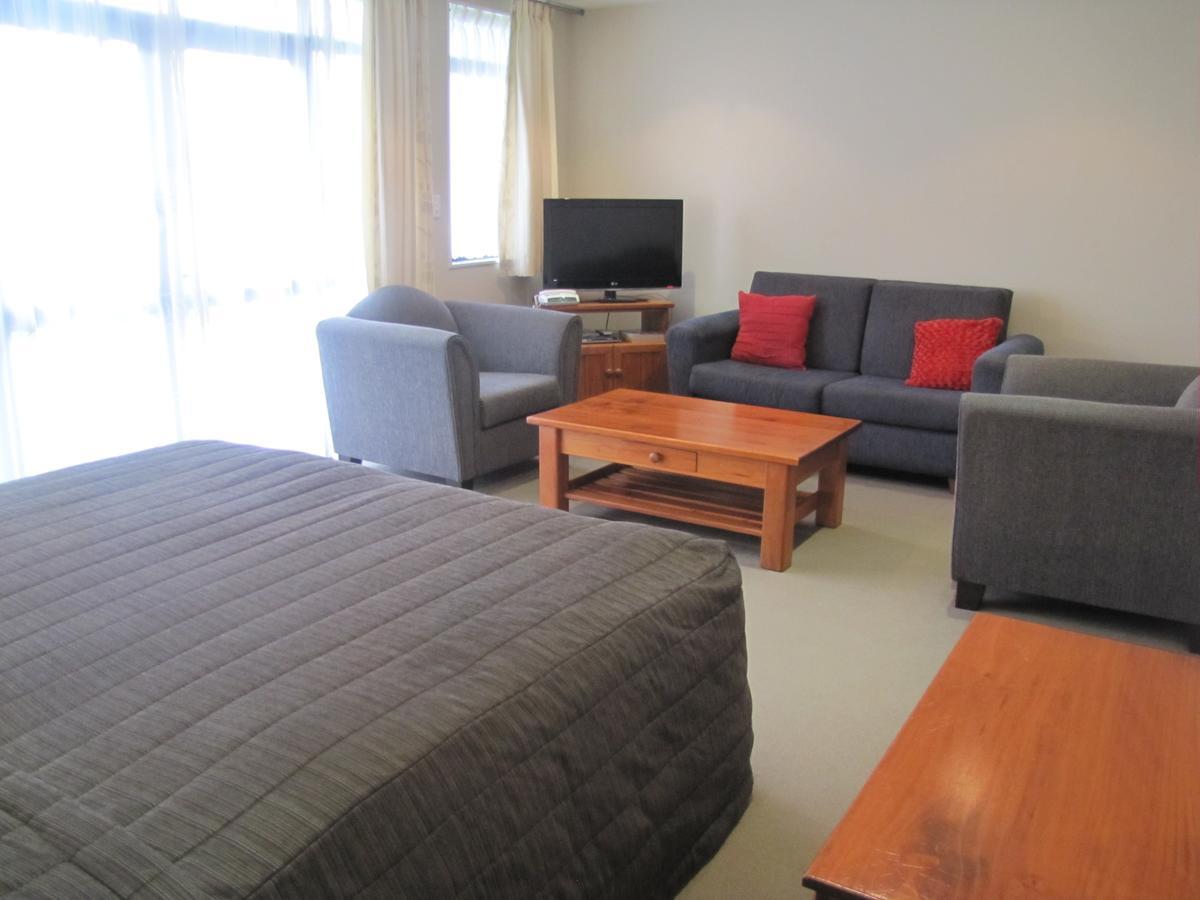 Aotea Lodge Порируа Екстериор снимка